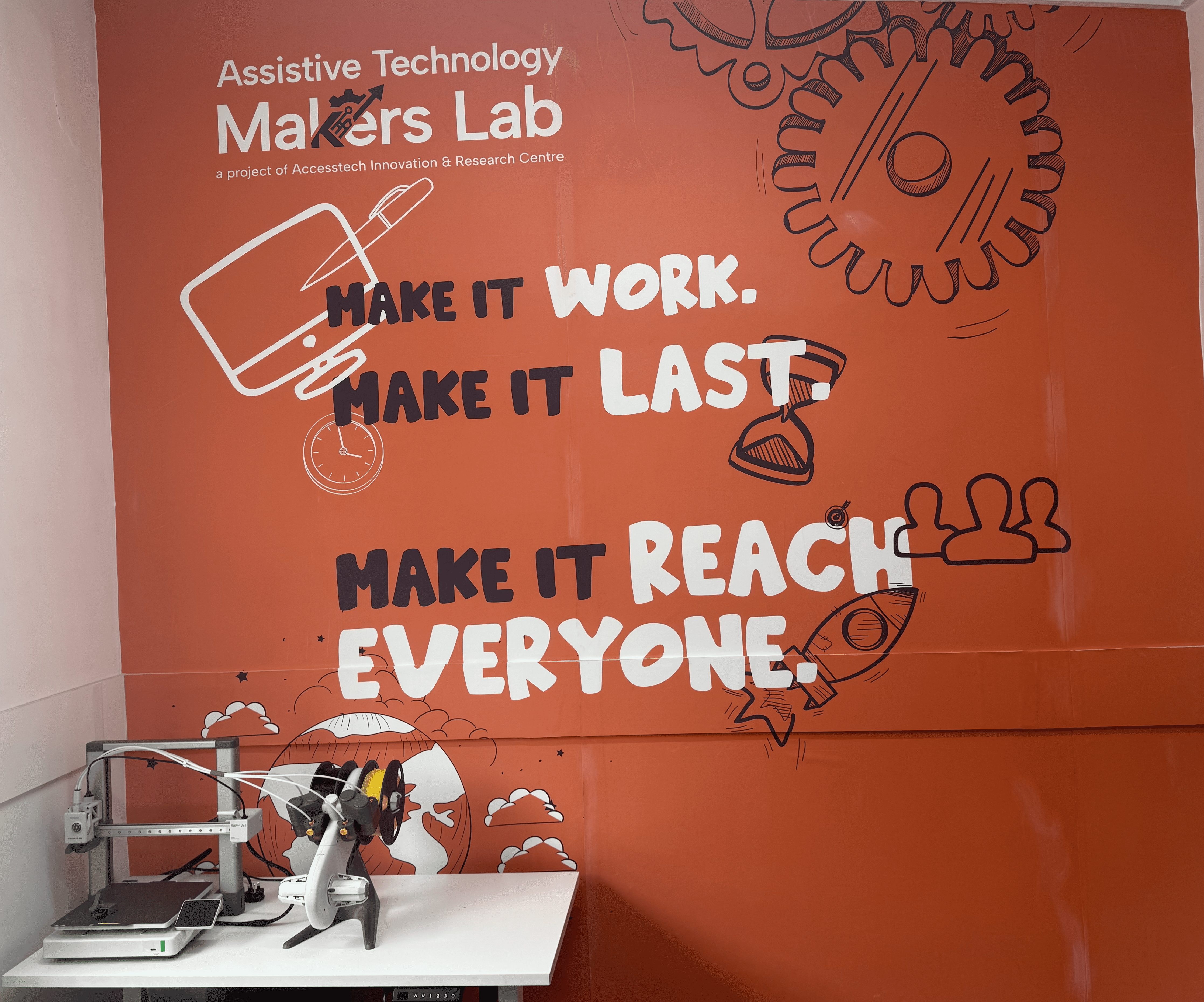 A picture of the Makers Lab, with a 3D printer on the table